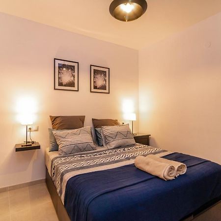 Lovely Cozy 2-Bedroom Residential Home With Patio เบนัลมาเดนา ภายนอก รูปภาพ