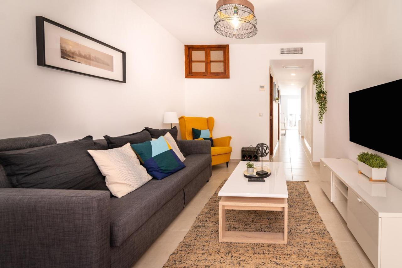 Lovely Cozy 2-Bedroom Residential Home With Patio เบนัลมาเดนา ภายนอก รูปภาพ